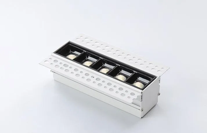 IHG SAMPLES 20W 140X90X42MM IP20 LASER BLADE SPOTLIGHT