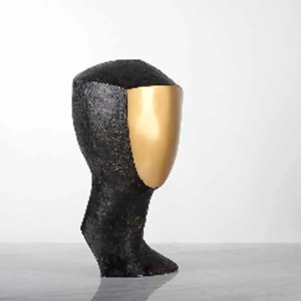 DESROCH DECOR MODERN BLACK RESIN HEAD ORNAMENT