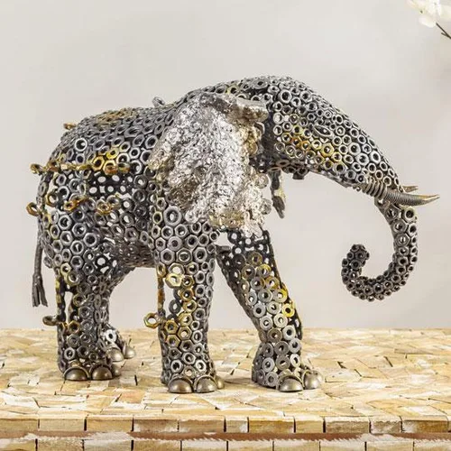 MAGNIFICENT ELEPHANT SCULPTURE