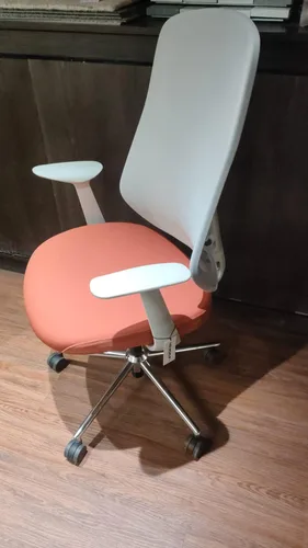 PHILIPNICK MESH BACK & FABRIC EXEOM EXECUTIVE CHAIR