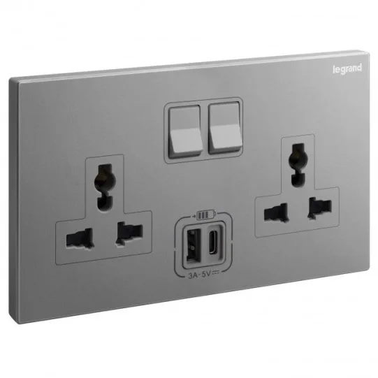 LEGRAND DARK SILVER 2G MULTISTANDARD SWITCHED SOCK + USB TYPE A+C