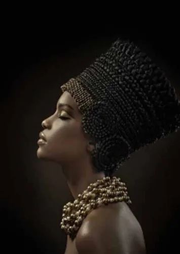 DESROCH ART PROFILE OF A ROYAL HEADDRESS IN GLASS