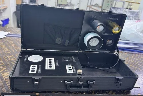 LB DEMO BOX - 1 OF SPOTLIGHTS