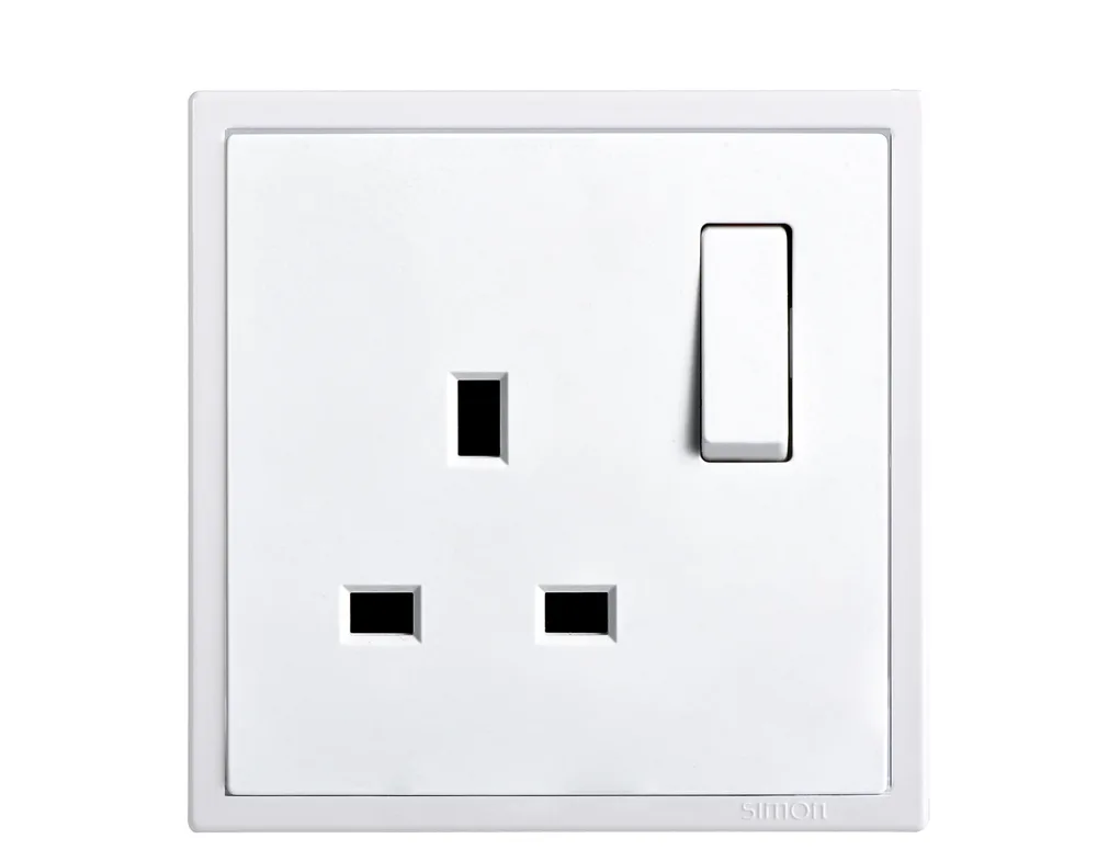 SIMON I7 GOLDEN 13A BS SWITCHED SOCKET MODULE