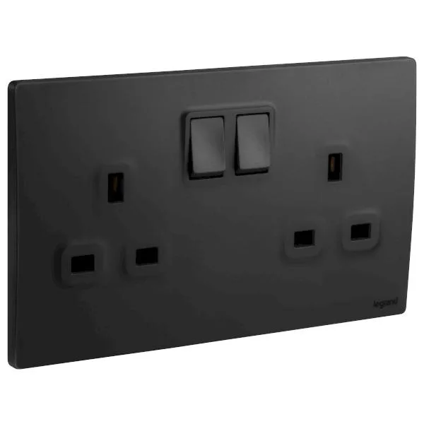 LEGRAND 13A 2G SP SWITCHED SOCKET MATT BLACK