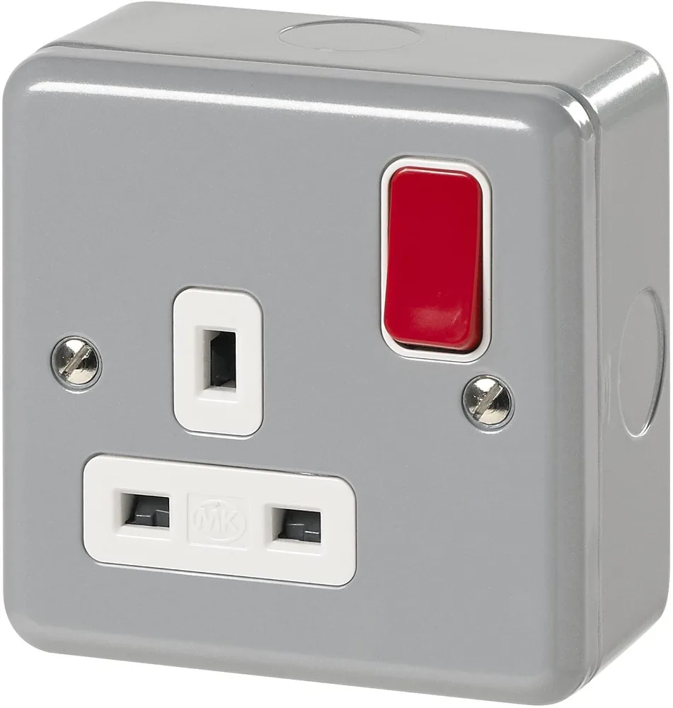 WD DP SWITCH SOCKET OUTLET MK METALCLAD PLUS 13A 1G DPSSO+RED ROK
